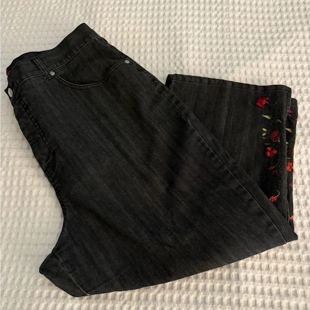 Gloria Vanderbilt Black Jeans with Red Floral Embroidery 16W